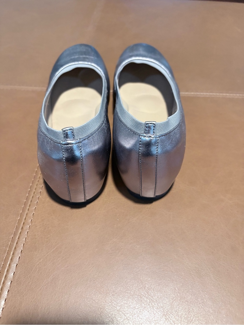 Abeo Cadence ballet flat with metatarsal cushioning. Size 7 Silver. - Picture 4 of 7